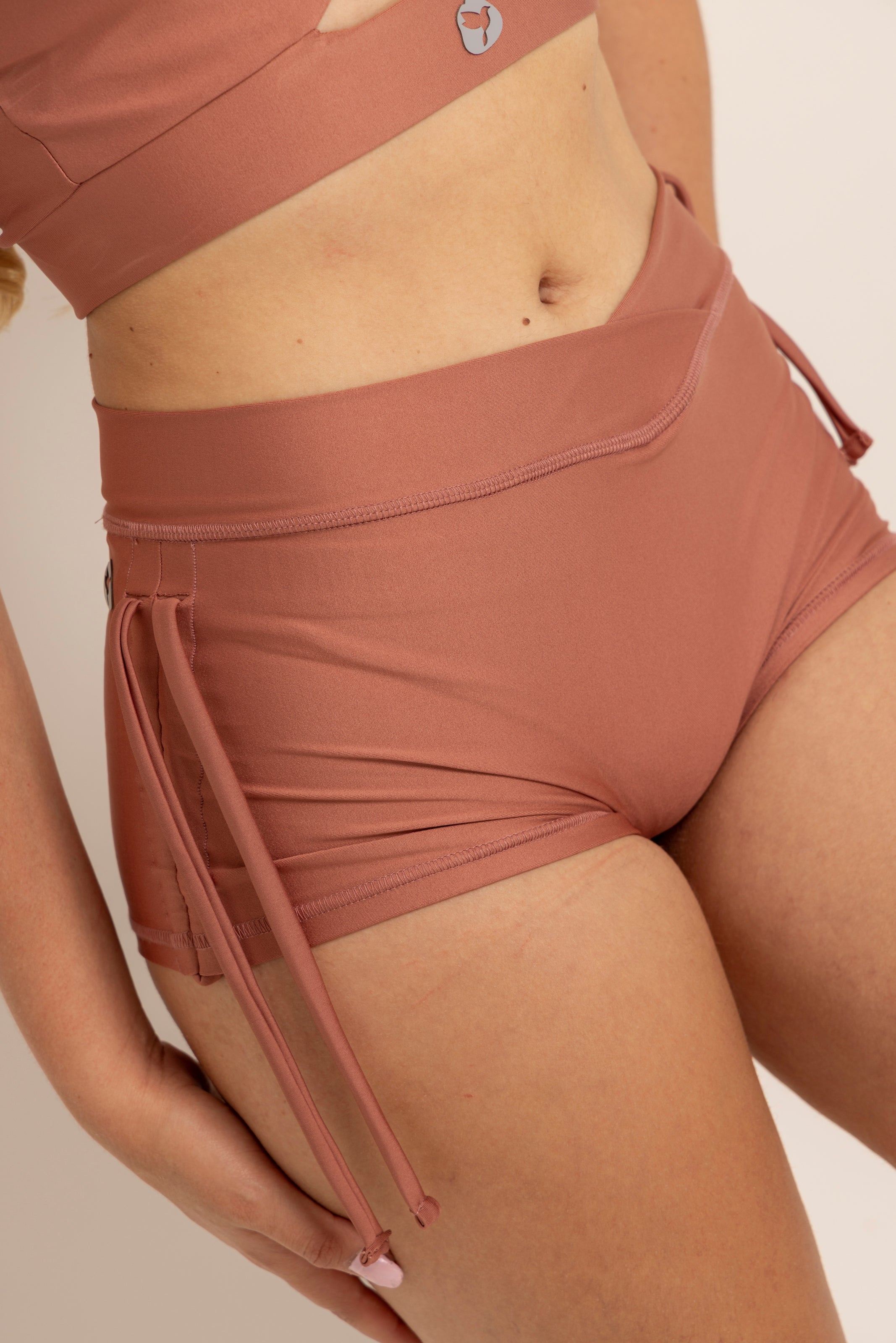 SHORT INVERTED LACE