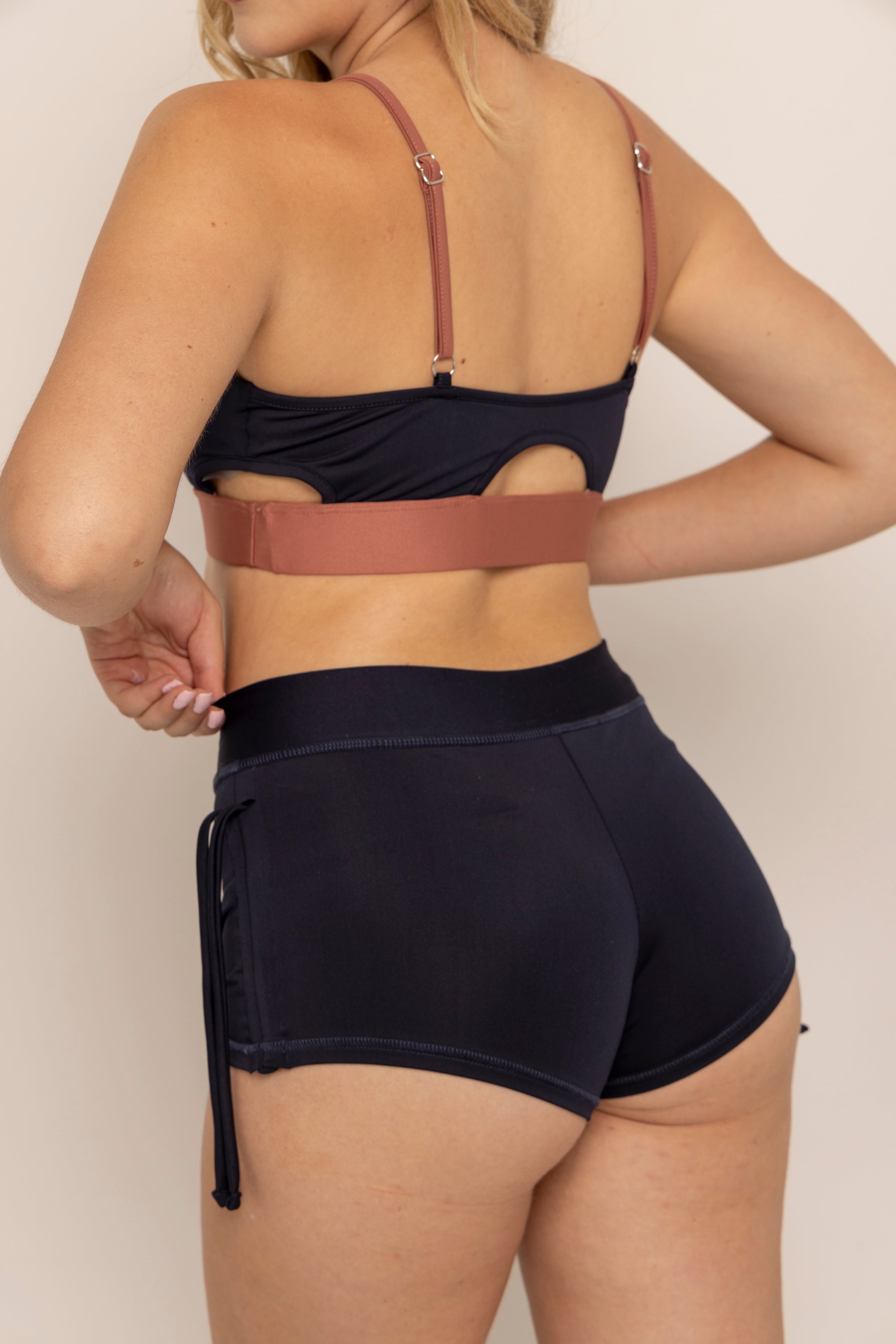 SHORT INVERTED LACE