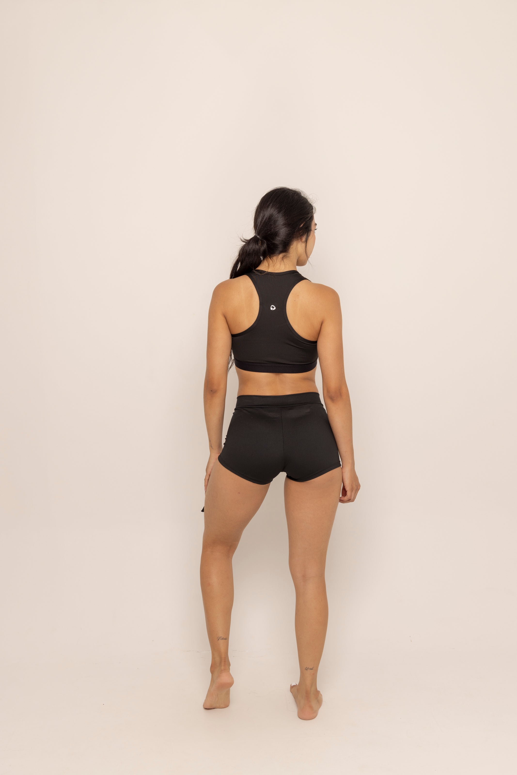 SHORT FRONT LACE